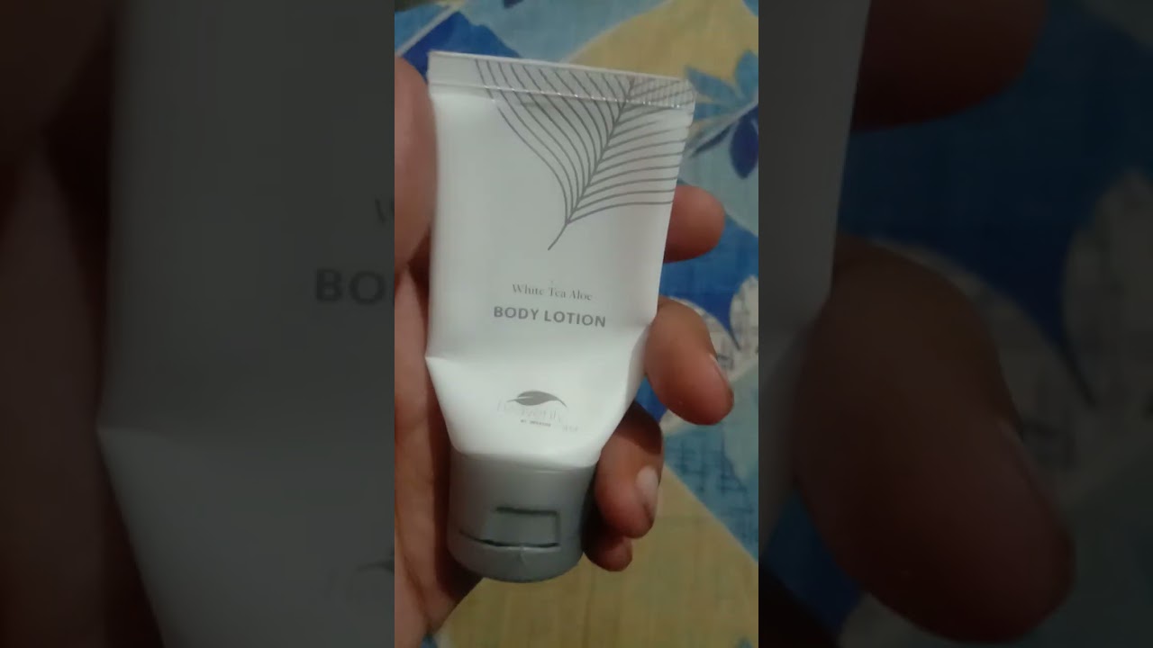 white tea aloe body lotion review in Hindi